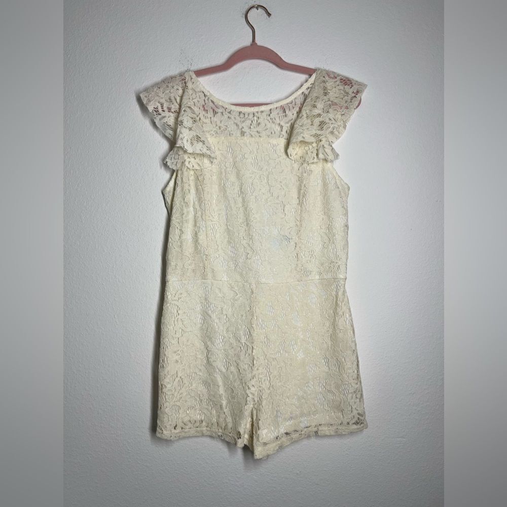 She+Sky Cream Lace Romper with Lining Size M